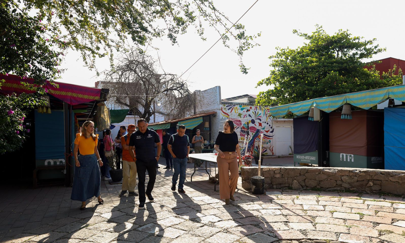 Avanza el análisis de propuestas para fortalecer el comercio artesanal y turístico en el Centro Histórico