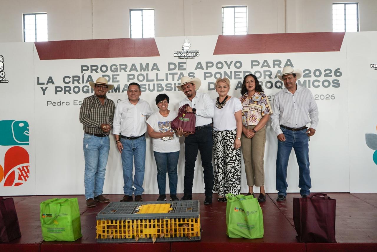 Reafirma Beto Nava compromiso con el campo escobedense